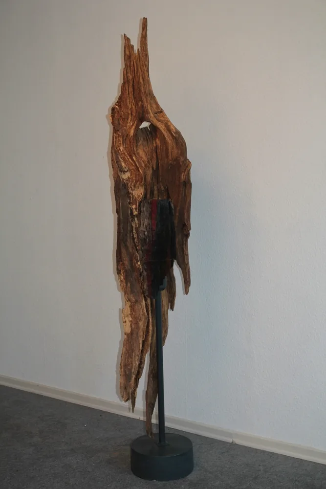 Stele mit Schubkästen